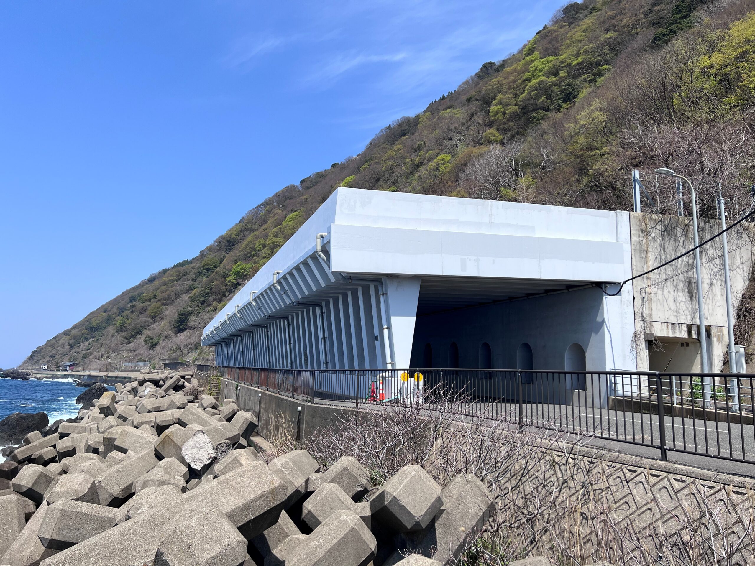 道路防災施設補修工事(糠ロックシェッド)